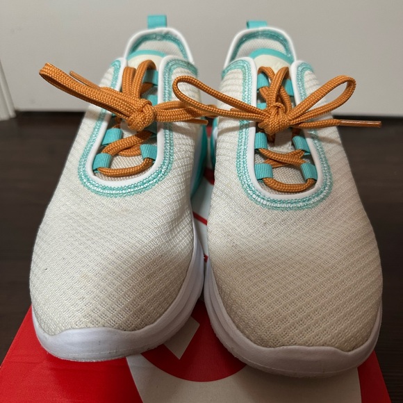 Nike! Shoes π - Picture 4 of 10
